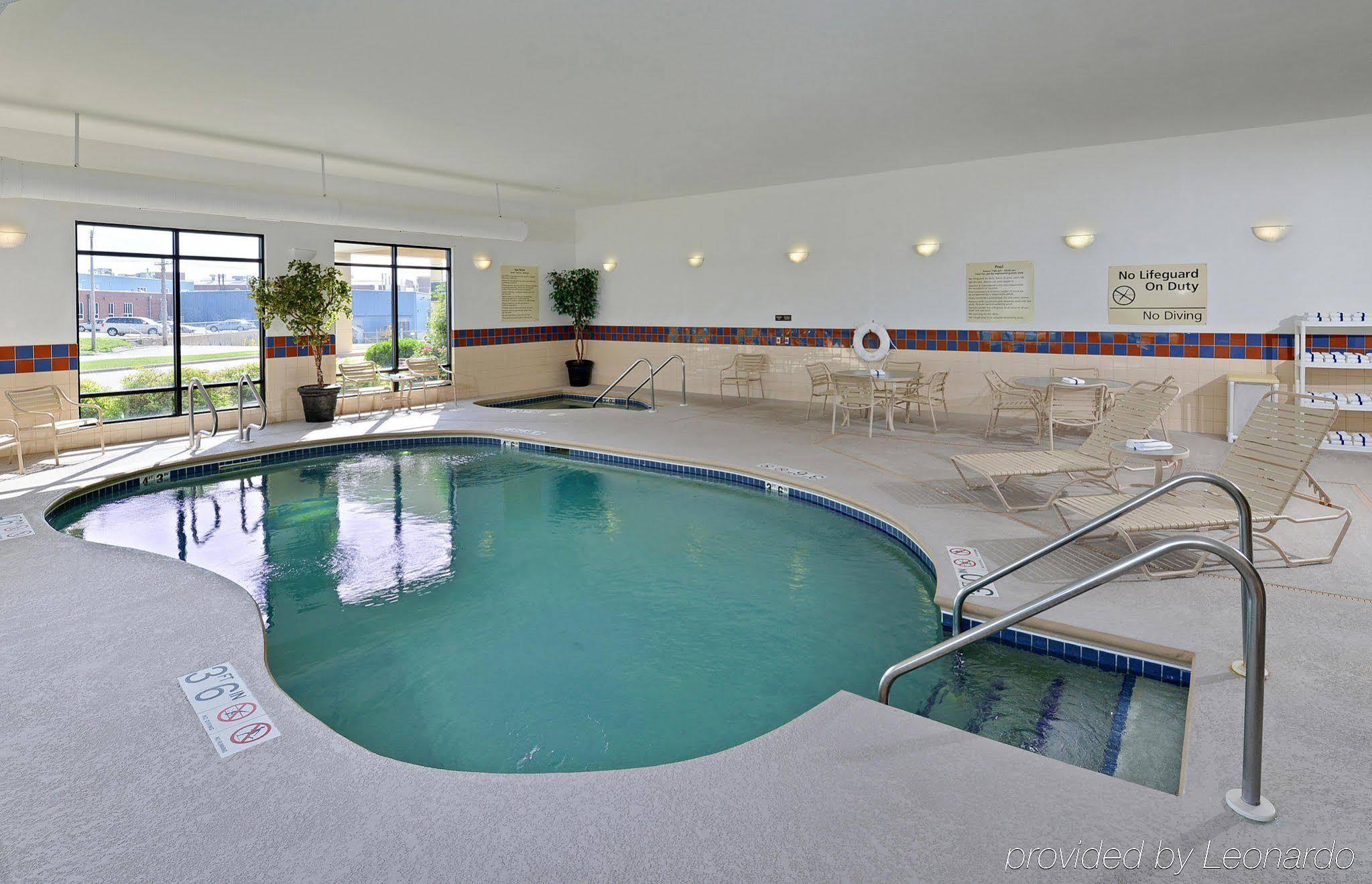 Hampton Inn Keokuk Bagian luar foto