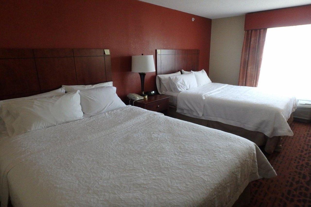 Hampton Inn Keokuk Bagian luar foto