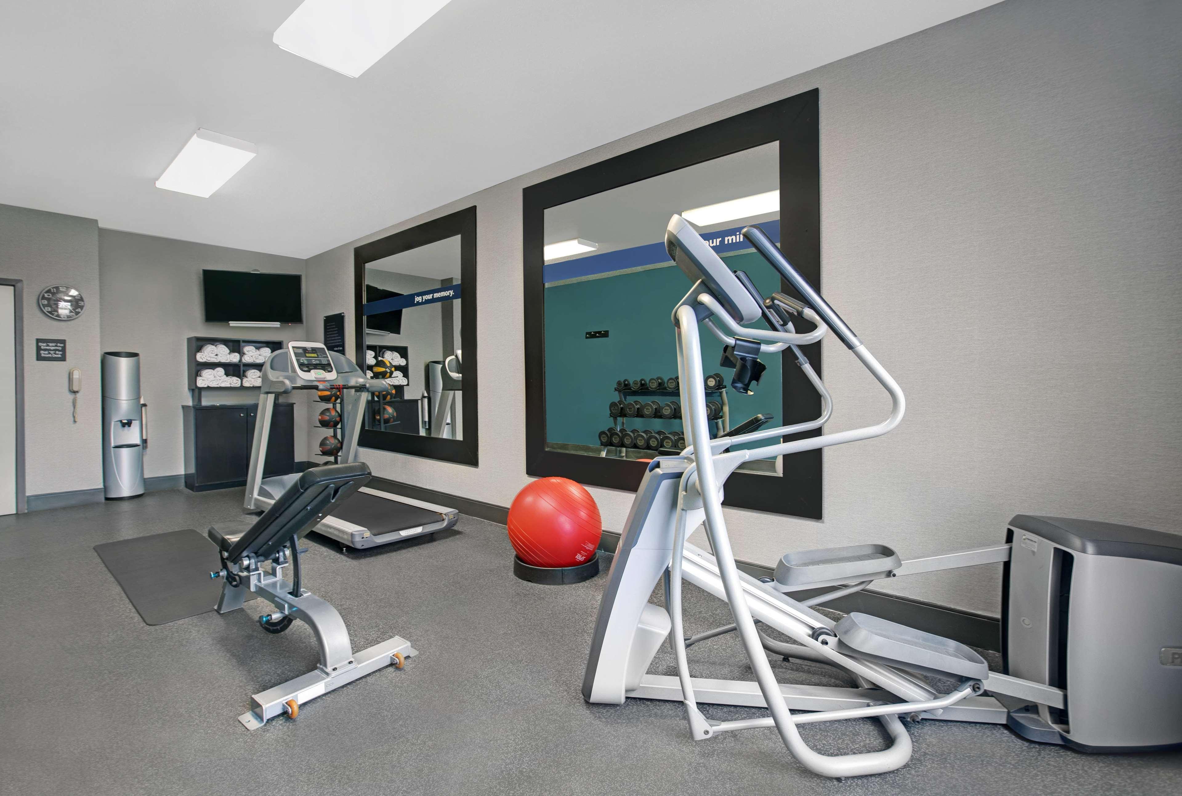 Hampton Inn Keokuk Bagian luar foto