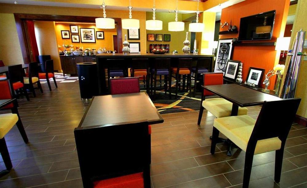 Hampton Inn Keokuk Bagian luar foto