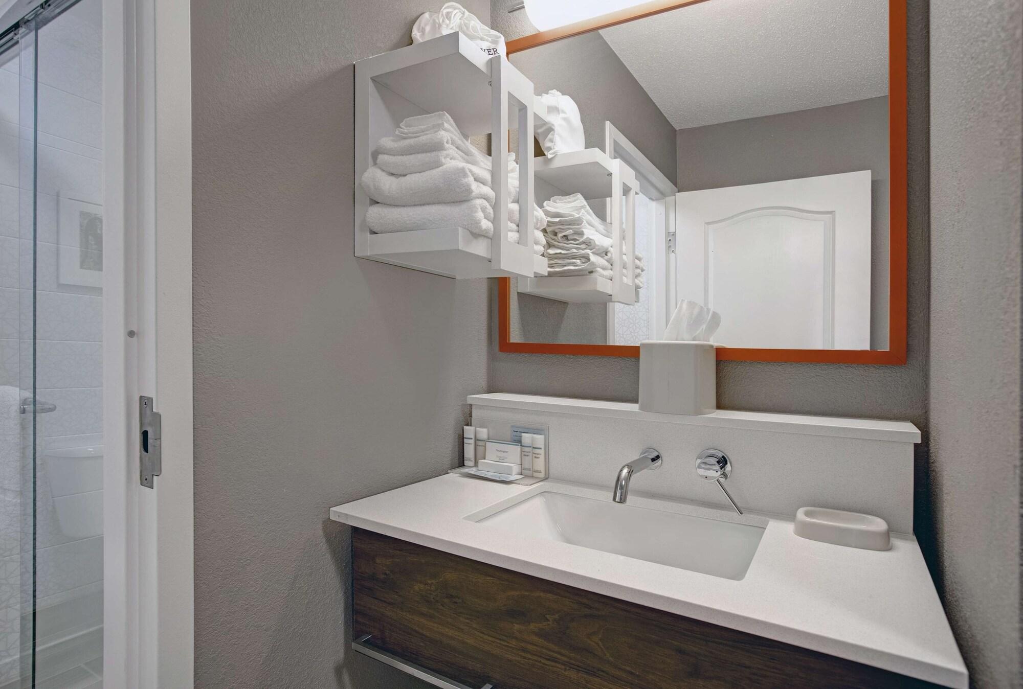 Hampton Inn Keokuk Bagian luar foto