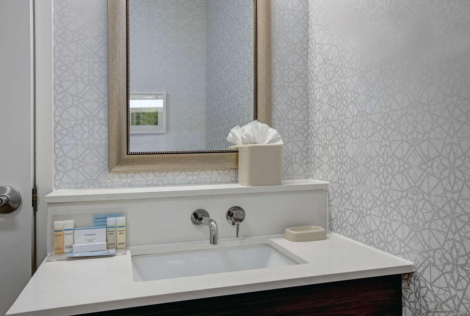Hampton Inn Keokuk Bagian luar foto