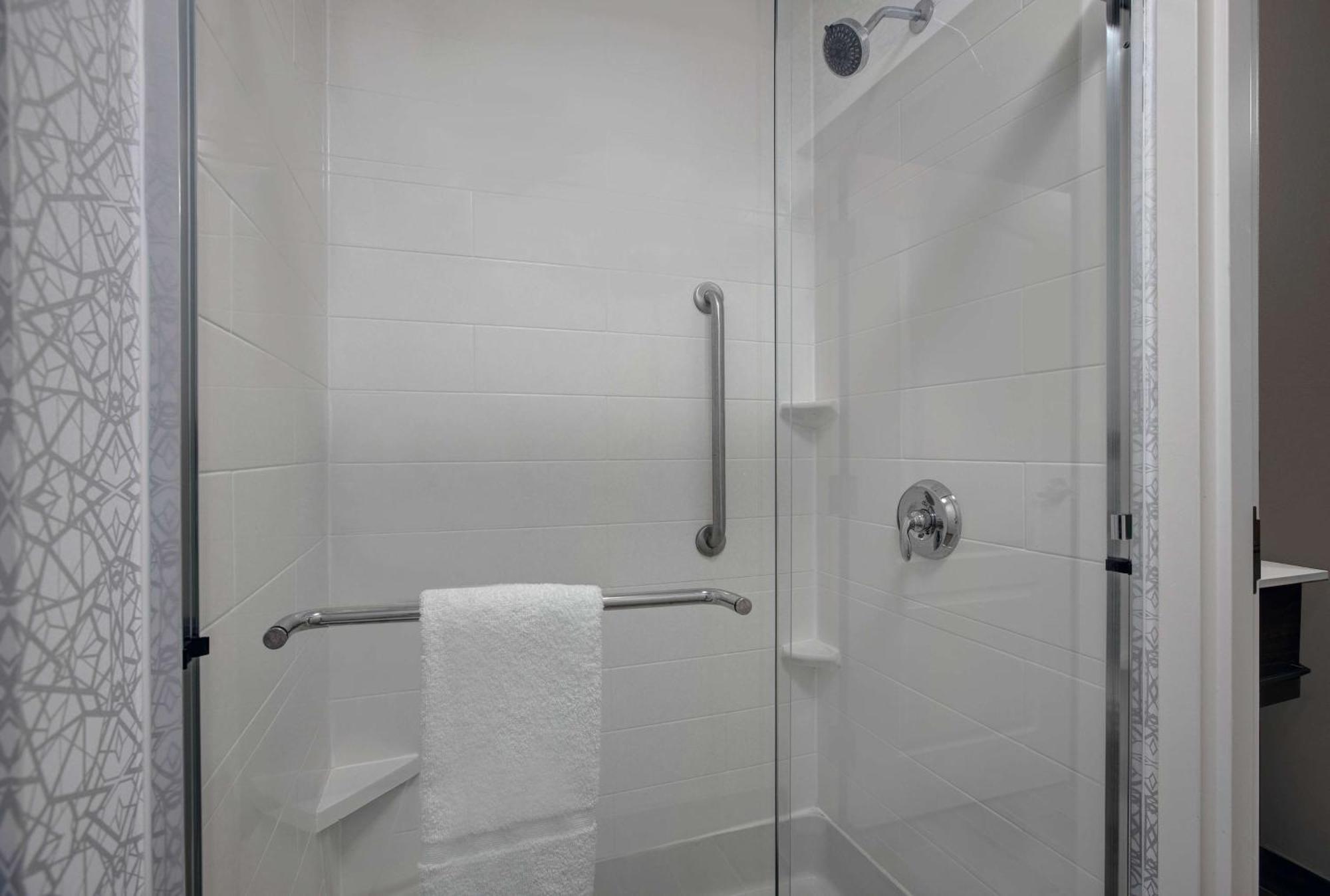 Hampton Inn Keokuk Bagian luar foto