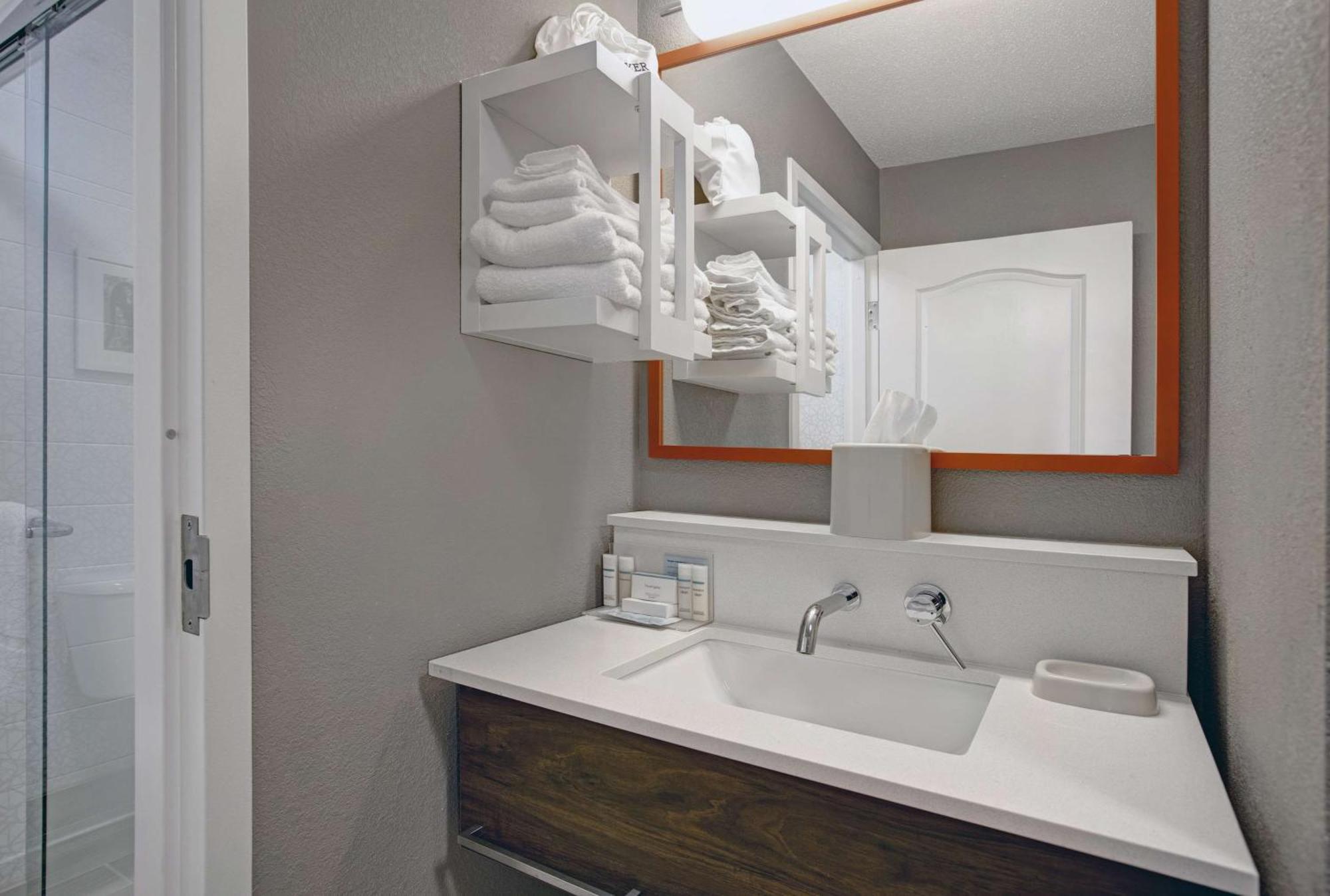 Hampton Inn Keokuk Bagian luar foto
