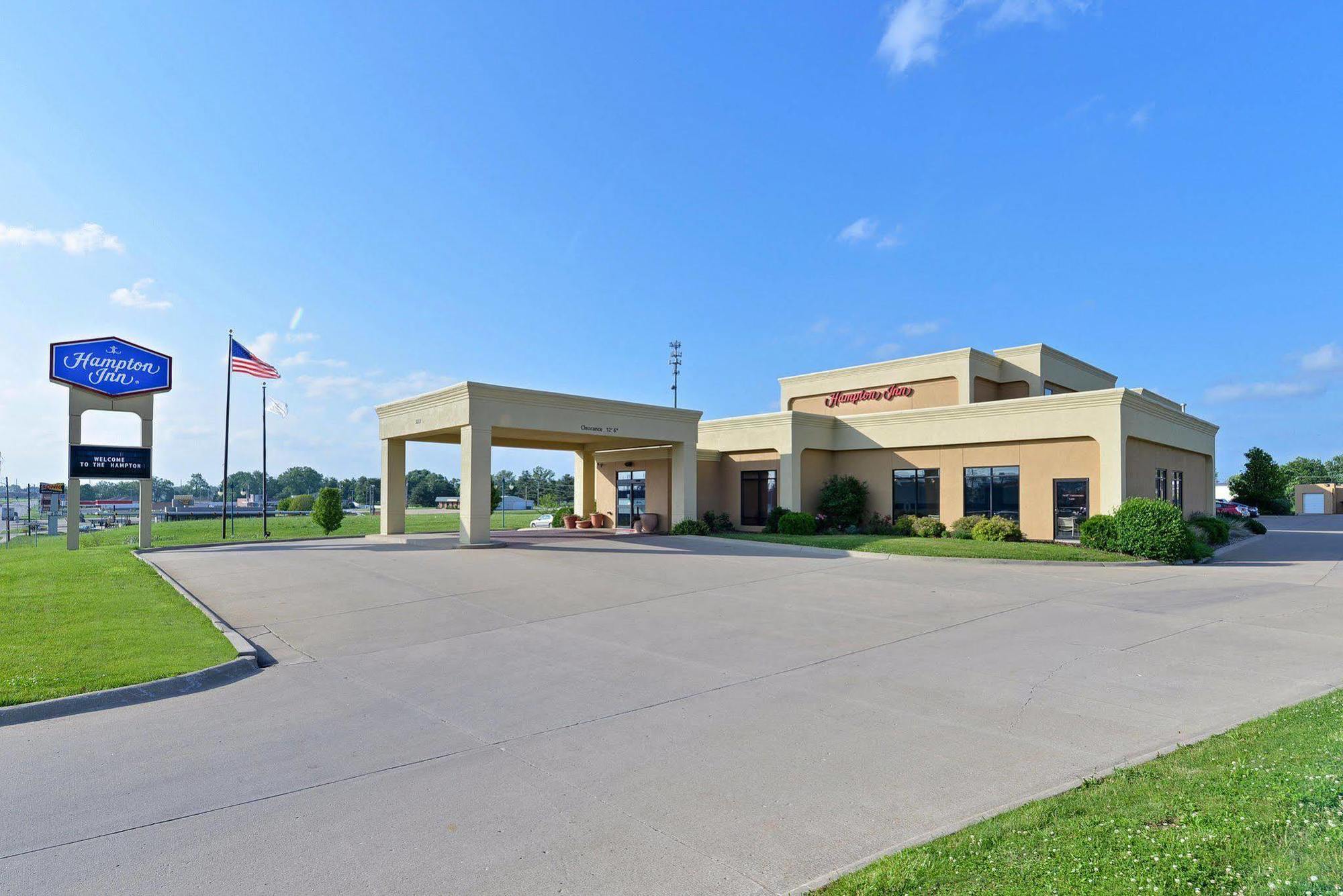 Hampton Inn Keokuk Bagian luar foto